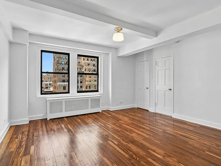253 W 72nd St #1512 — Photo 4
