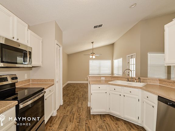 5th image of 2121 River Park Blvd