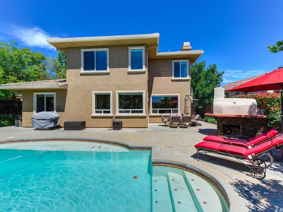 1st image of 204 Tarquina Ct