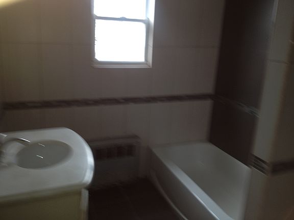 5th image of 11548 227th St