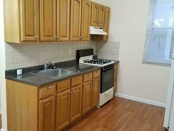 5th image of 2559 47th St #2F