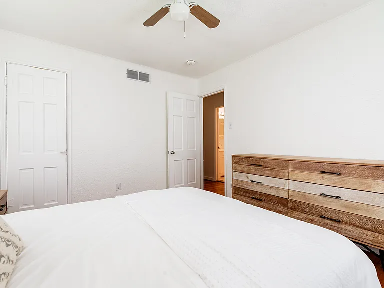 9513 Cloverhurst Dr — Photo 18