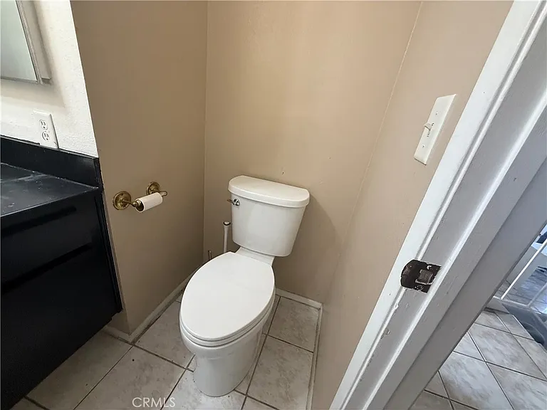 9131 Burnet Ave #10 — Photo 35