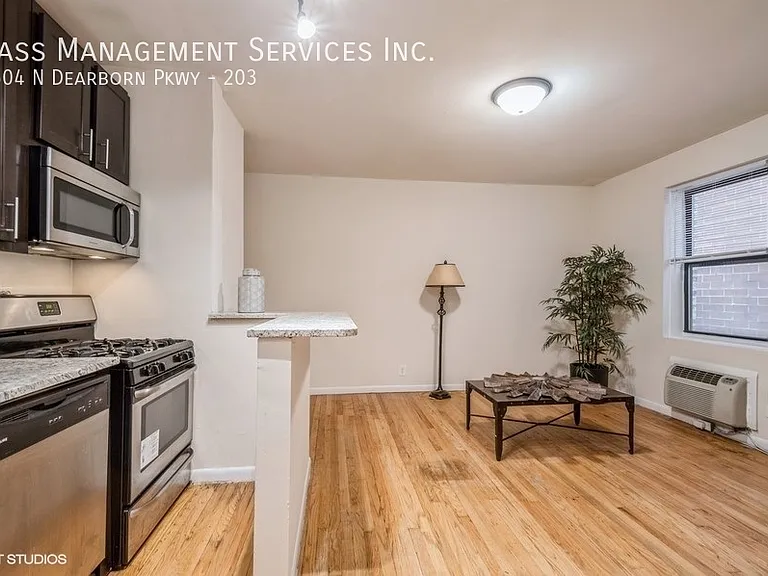 1504 N Dearborn Pkwy, Chicago, IL — Photo 56