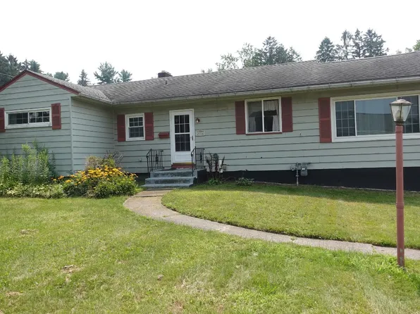 3516 Stratford Dr, Vestal, NY 13850