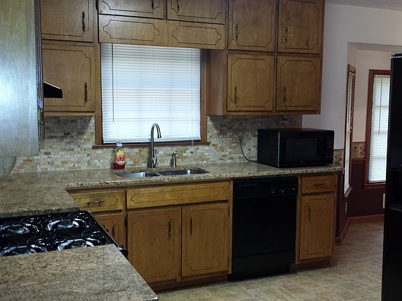 3rd image of 115 Brookwood Estates Ct