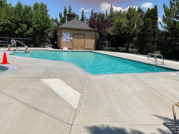3rd image of 5341 Desert Peach Dr