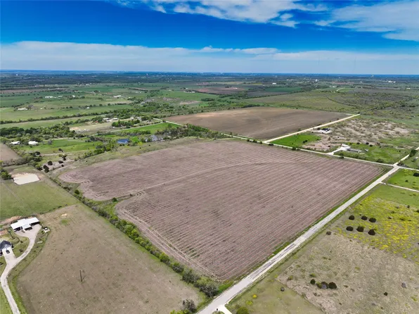 2 W Hillyard Rd, Troy, TX 76579