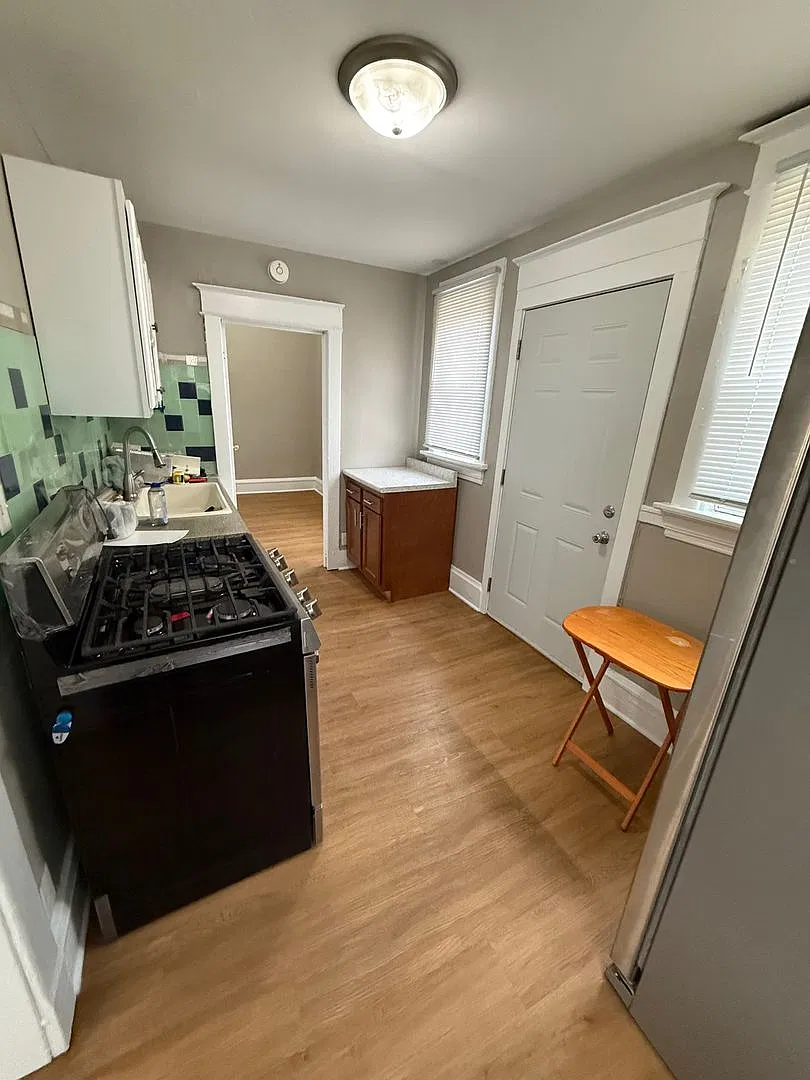 2100 W National Ave — Photo 4