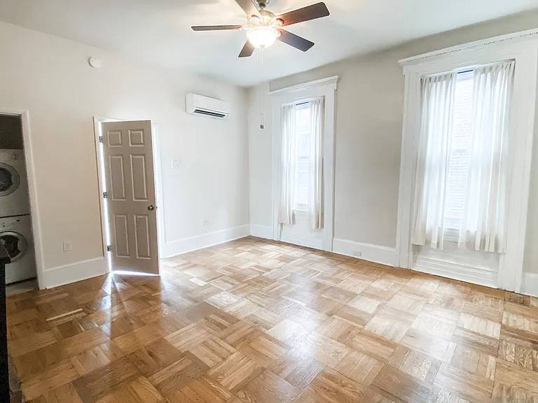 1510 Pine St #2R — Photo 6