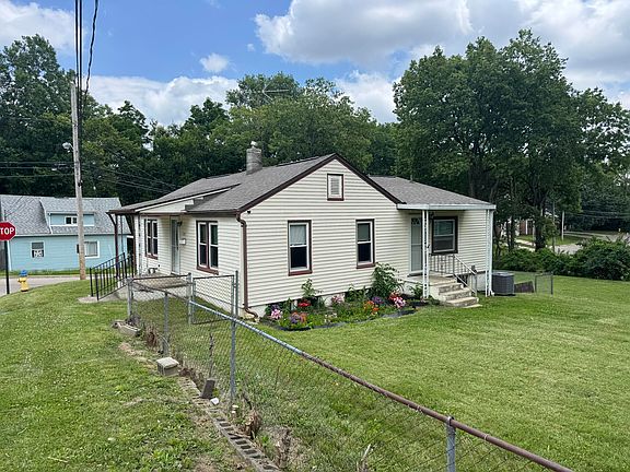 3rd image of 1355 Emery Ave