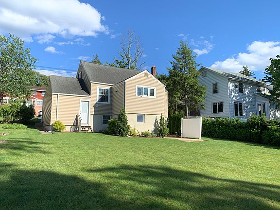 5th image of 41 Lane Ave #41