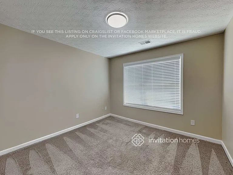 110 Parkway Dr — Photo 13