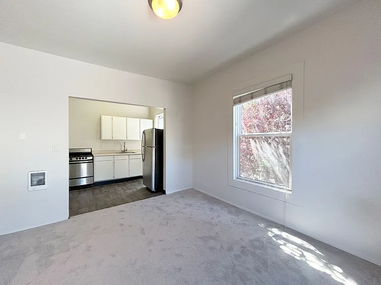 Ludlow B Apartments — Photo 13