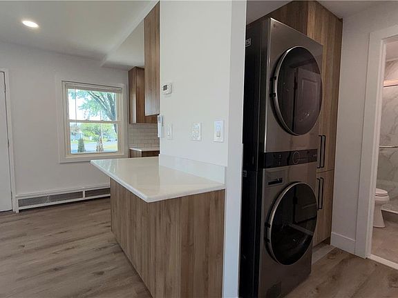5th image of 49 Seyfried Ave