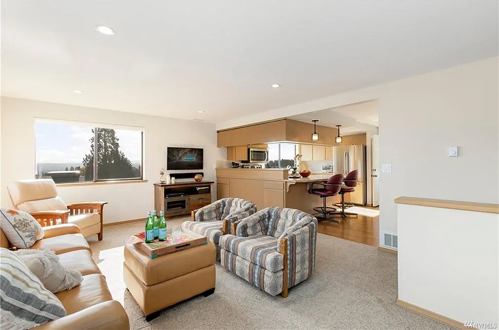4010 Nassau Pl — Photo 3