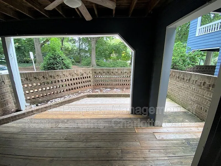 415 W 8th St #E — Photo 32