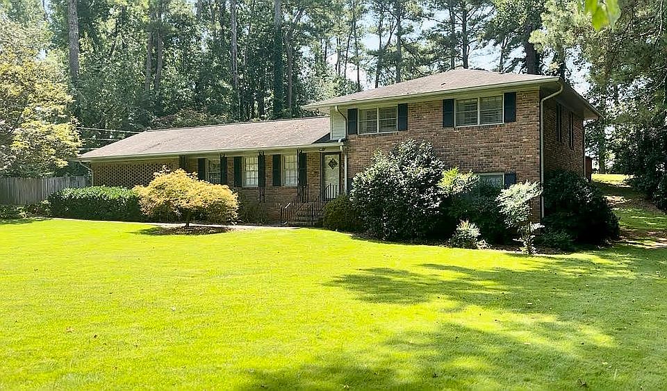 264 Hunnicutt Dr. Athens GA