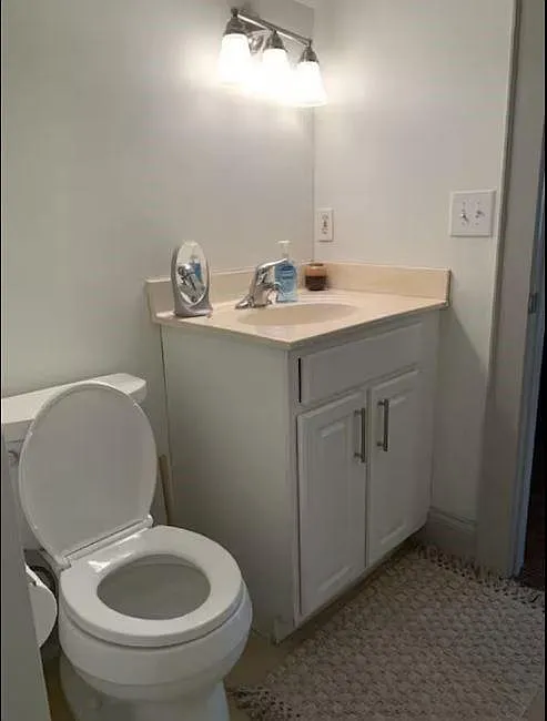 1 bed, 1.0 bath, 2016 sqft, $1,800 — Photo 4