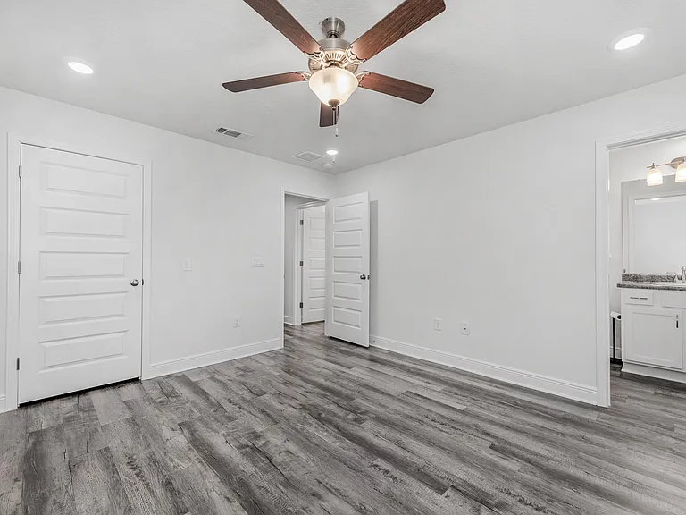 8154 Lawton St #B — Photo 7