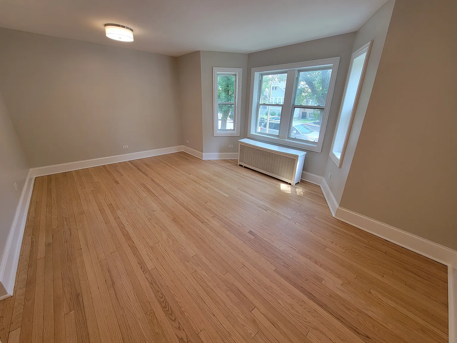 2 bed, 900 sqft, $1,995 — Photo 4