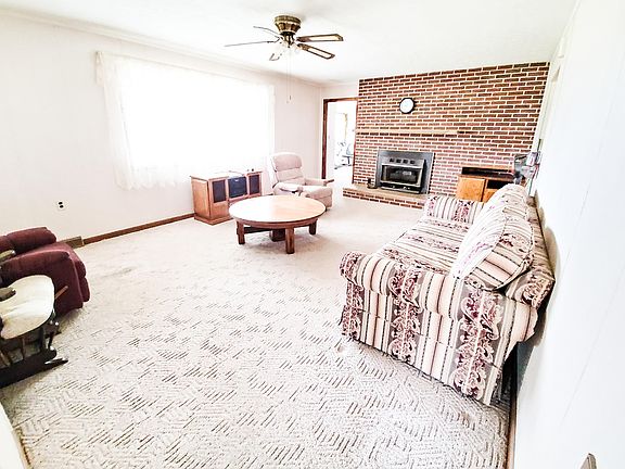3rd image of 977 Mimosa Ln