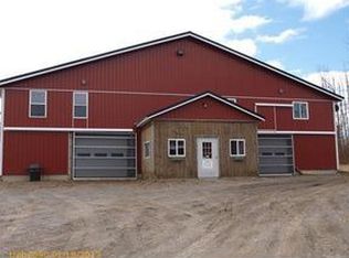 18 Treasure Ln, Manchester, ME 04351