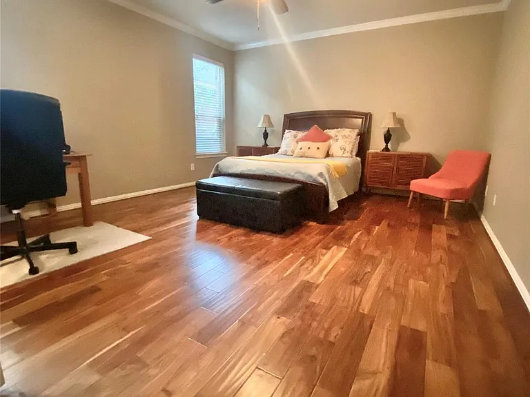 110 N Hawkhurst Cir — Photo 9