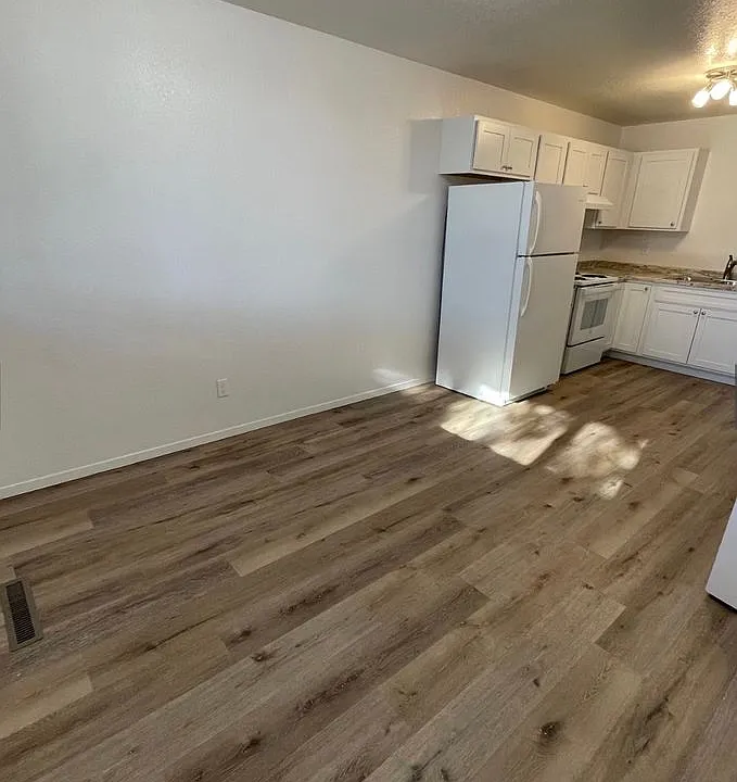 401 E Jefferson Ave