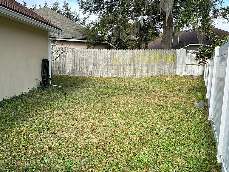 12083 Footman Ct — Photo 21