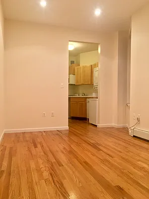 Rented by Comprehensive Management | media 15