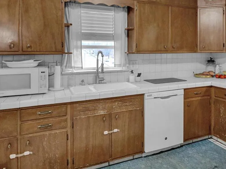 418 Haig Blvd — Photo 5