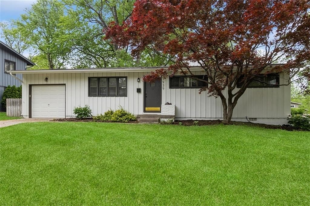 7939 Falmouth St, Prairie Village, KS 66208 | Zillow