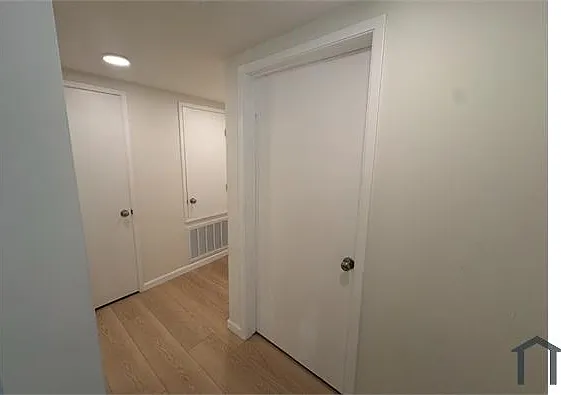 3961 Hillcrest Dr #4 — Photo 8