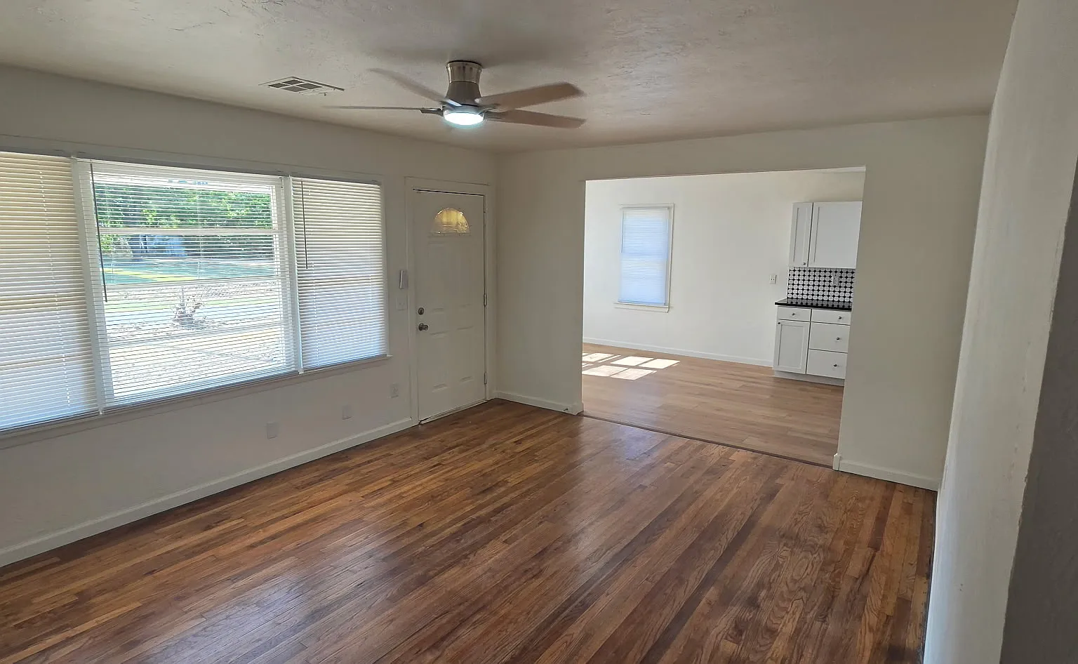 3 bed, 1016 sqft, $1,100 — Photo 4