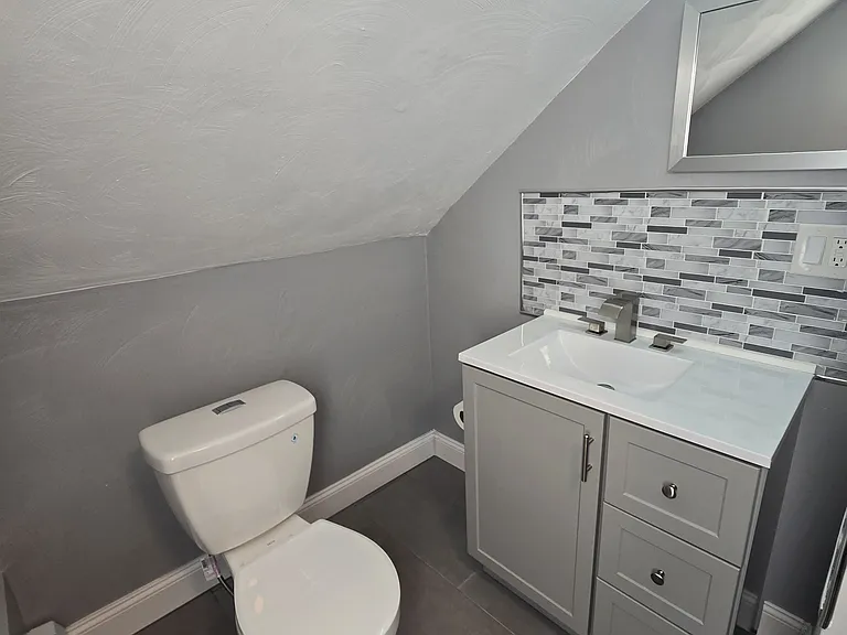 145 Windmill St — Photo 2