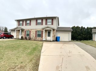1209 Windwood Ln, Watertown, WI 53094