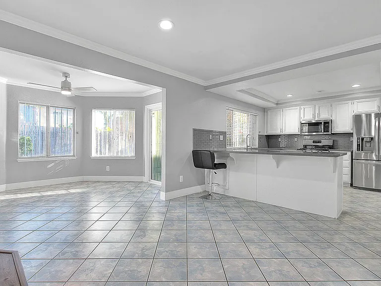 30279 Silver Ridge Ct — Photo 8