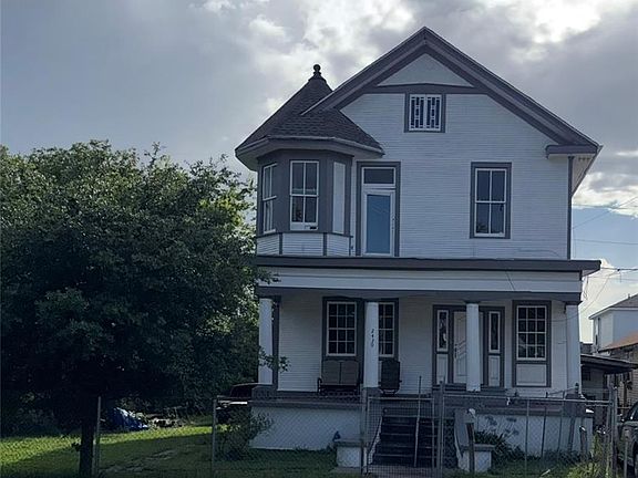2nd image of 2430 Franklin Ave