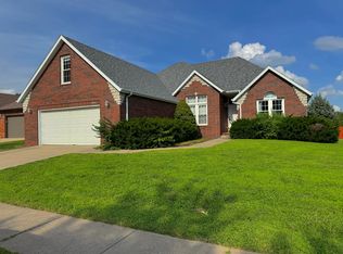 4542 S Shady Lane Ct, Springfield, MO 65810