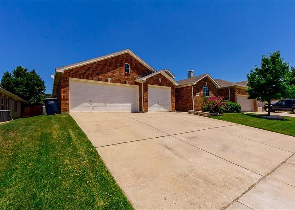 2nd image of 5529 Canyon Lands Dr