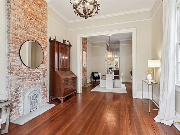 3rd image of 6027 Annunciation St