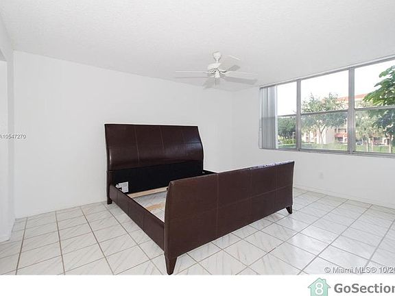 3rd image of 3651 Environ Blvd