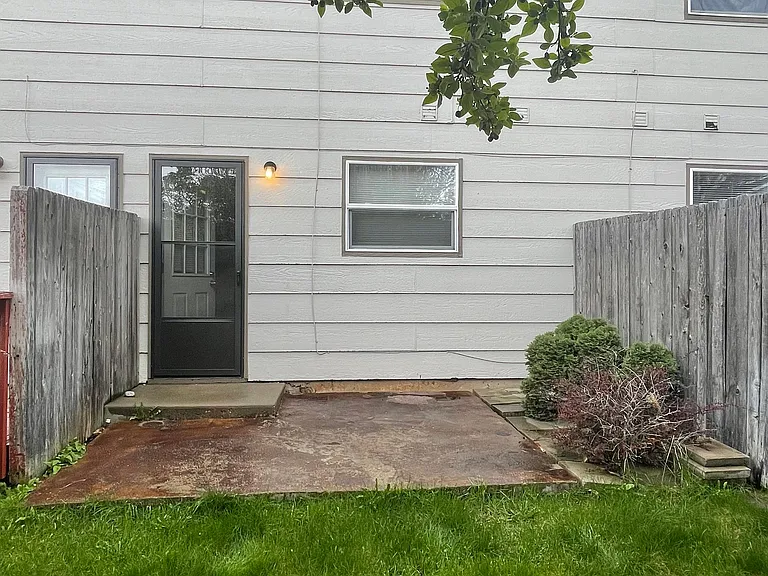 2507 W 27th St #B — Photo 10
