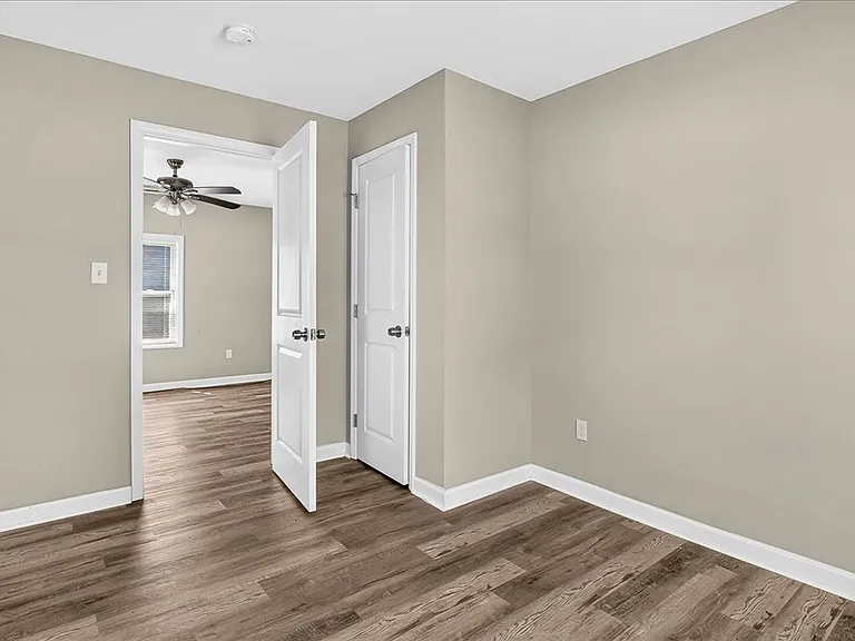 415 Spring Ct — Photo 22