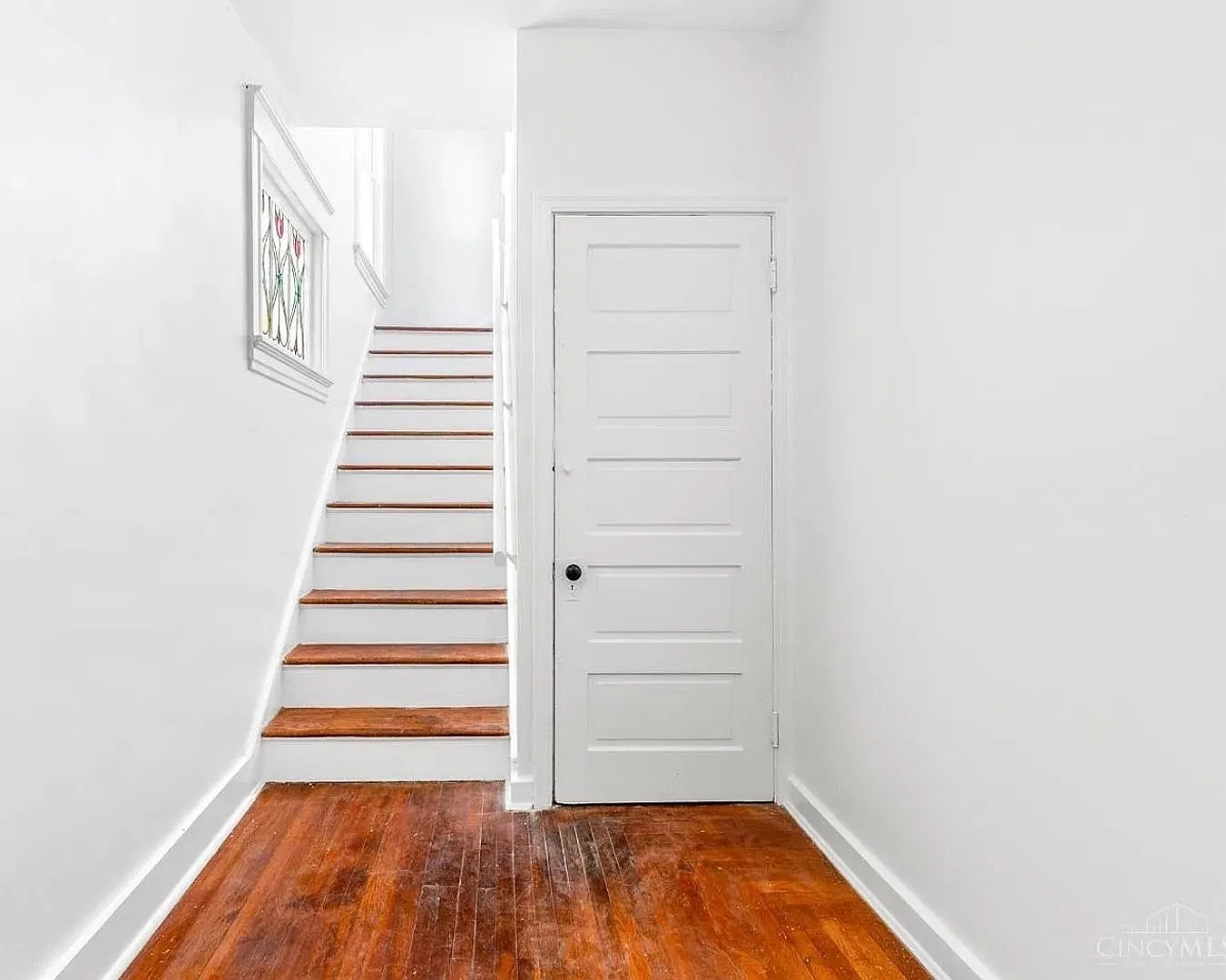 Charming 3BR Duplex in Westwood Cincinnati — Photo 3