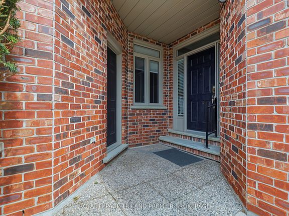 2nd image of 400 Ambleside Dr #31