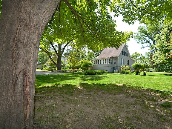 2nd image of 598 Gumm Ave