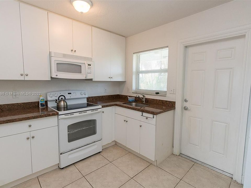 1st image of 3260 NE 19th Ave APT 12