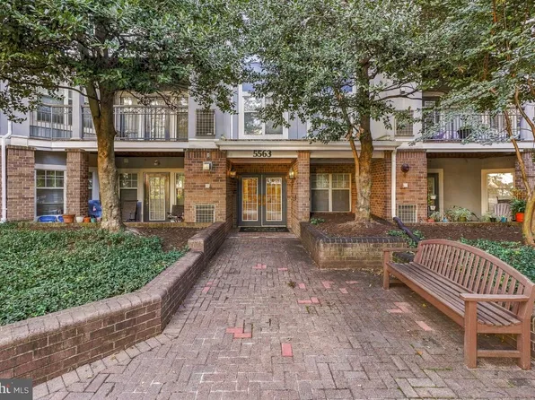 5563 Seminary Rd APT 412, Falls Church, VA 22041